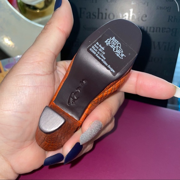 Just The Right Shoe by Raine In Scale - Picture 6 of 9